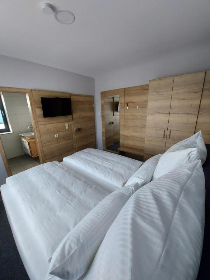 Ferienwohnung Nikolena 피라마센스 외부 사진